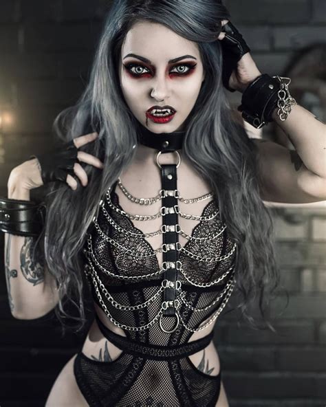 Sexy Vampire Gothic Girls Goth Beauty