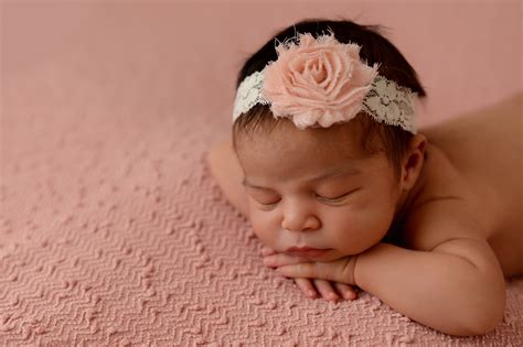 Elise 17 Days Old Queens Newborn Photographer Brilianna Photography