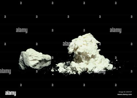 Calcium Oxide Quicklime Before And After Water Is Added Stock Photo Alamy