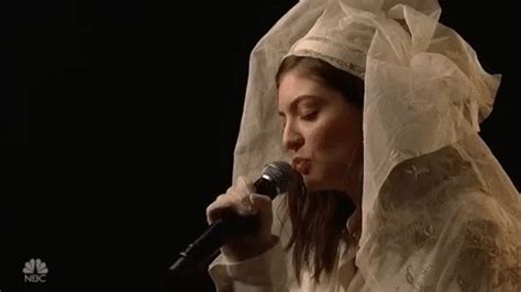 Lorde Gif By Saturday Night Live Find Share On Giphy