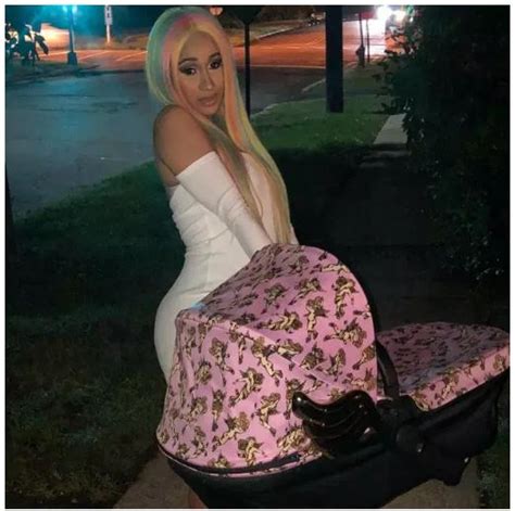 Nicki Minaj Proves Shes The Queen Of Colourful Hair After Fans Say She