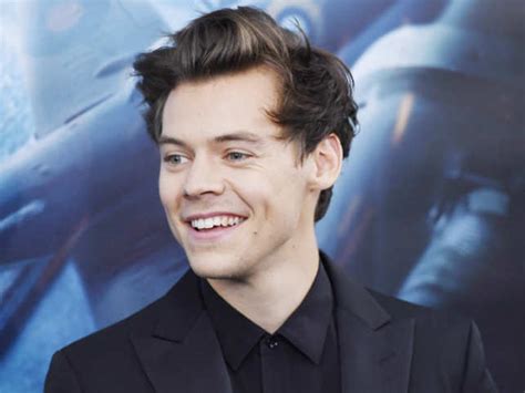 Science reveals Harry Styles is one of the most handsome people in the world - The Economic Times
