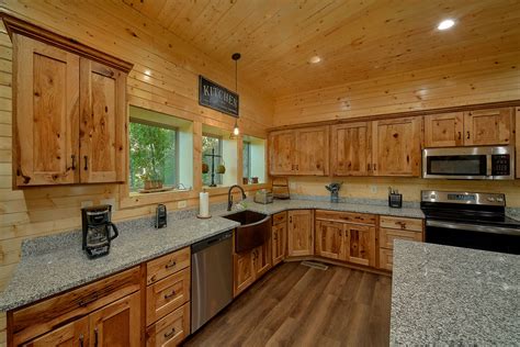 A Smoky Mountain Dream Premium 3 Bedroom Cabin With Pool Close To
