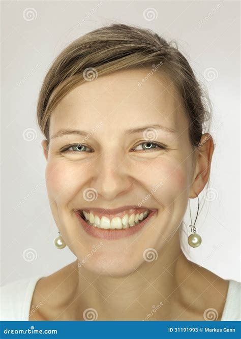 Glimlachende Vrouw Stock Afbeelding Image Of Kaukasisch 31191993