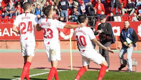 وسجل ثنائية الفريق الأندلسي، الفرنسي جيوليس كوندي والكرواتي إيفان راكيتيتش في الدقيقتين. إشبيلية يواصل تضييق الخناق على برشلونة وريال مدريد