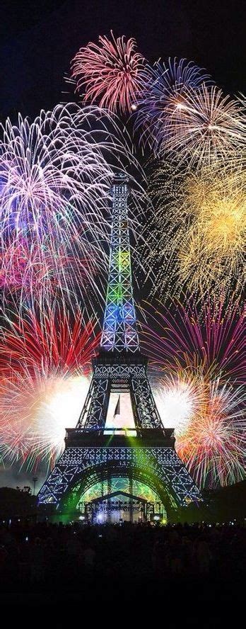 Pin By Anita Murphy Benson On Paris New Years Eve Fireworks Eiffel
