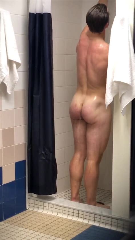 uncut jock showers with the curtain open