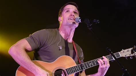 Walker Hayes Debuts His New Single 90s Country 1069