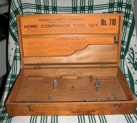 Old Wood Dovetail Lidded Tool Box Goodell Pratt 710 16710725