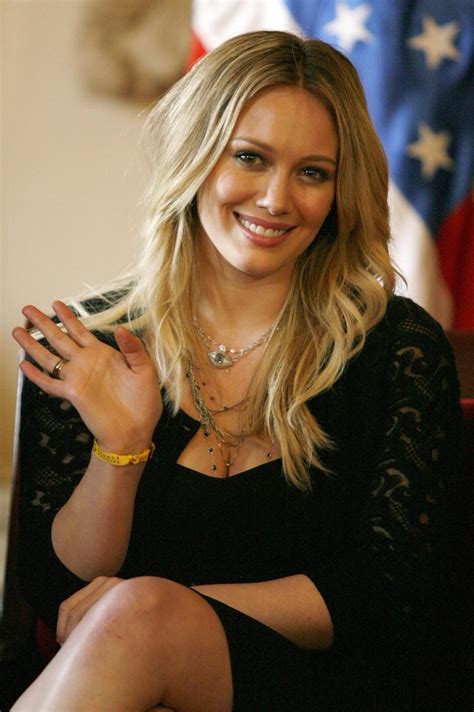 Follow me on facebook, twitter and instagram for updates: Hilary Duff and Hubby Mike Comrie to be Parents