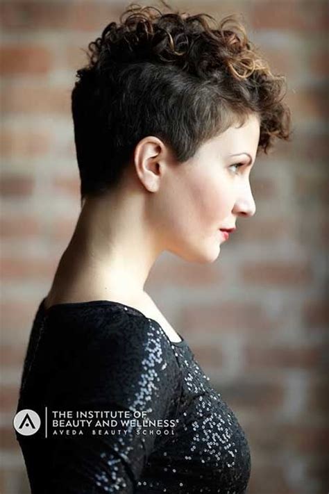 25 Lively Short Haircuts For Curly Hair Short Wavy Curly Hairstyle