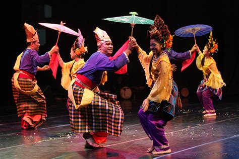 The southeast asian country of malaysia has great cultural diversity. Malaysia Cultural Traditional Dance Performance | Zapin ...