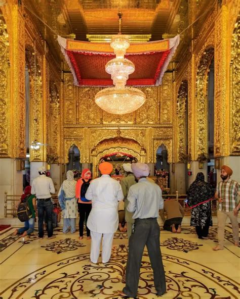 Gurudwara Bangla Sahib Delhi History Nearest Metro Entry Fee Timing