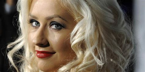 ¡está De Vuelta Christina Aguilera Sorprende A Sus Fanáticos Con Nueva