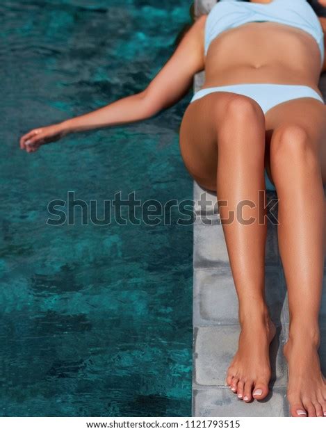 Sexy Suntan Bikin Woman Legs Relaxing 스톡 사진 1121793515 Shutterstock