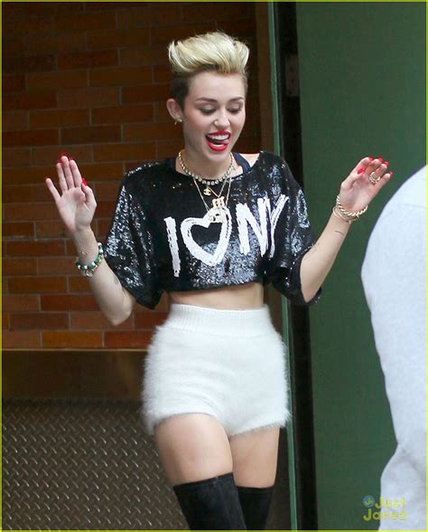 Miley Cyrus We Cant Stop Gma Performance Watch Now Photo