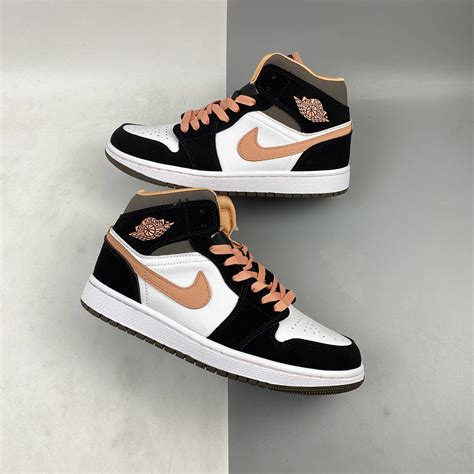 Giày Wmns Air Jordan 1 Mid Se ‘peach Mocha Dh0210 100