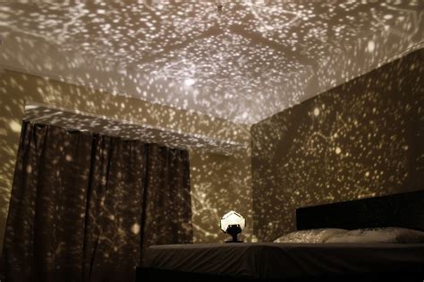 The blue sky ceiling is the one for nature lovers. DIY Romantic Star Projector