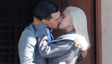 Lady Gaga Makes Out With Finn Wittrock On ‘ahs Hotel’ Set American Horror Story Finn