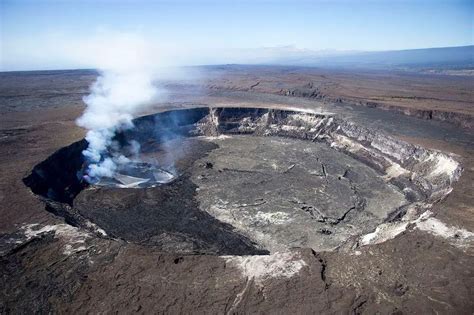 Halemaumau Crater With Lava Lake Kilauea Wondermondo