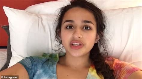 jazz jennings shows off her gender confirmation surgery scars for the first time daily mail online