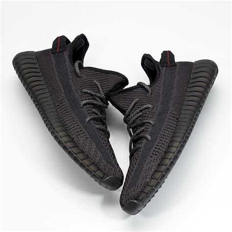Shop yeezy boost 350 v2 shoes in zebra, black, cream white, and every other colorway now on stockx. Adidas Yeezy Boost 350 V2 Noir Reflective FU9013