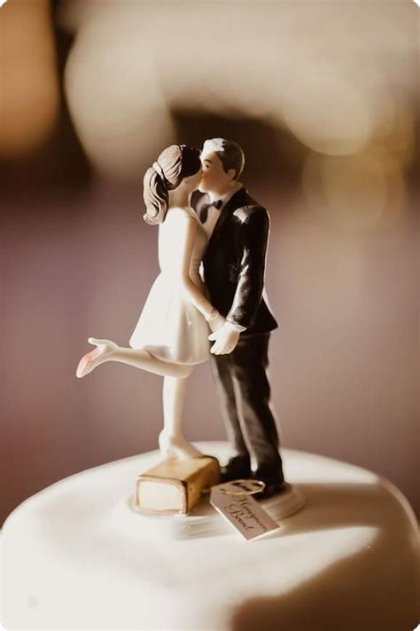 They add a pop to any cake i have cake toppers dating back to the 1920s (not to mention some super hip ones from the early 1990s), and each one is such a delightful and specific. 15 Awesome Ideas for Wedding Cake Toppers | Woman Getting ...