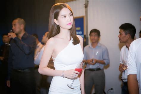 Ngọc Trinh Sexy White Dress Lookvn