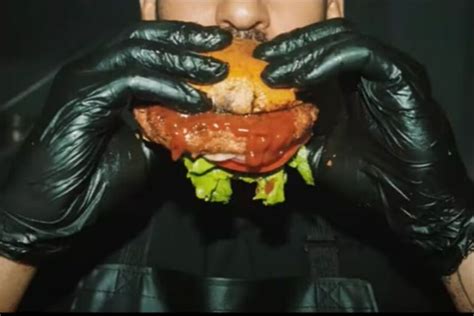 Lindustrie Cest Fou Ce Burger Vegan Reproduit Le Goût De La Chair