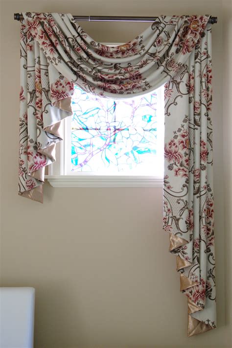 Drapery and curtain design pictures and window. La Traviata Pole Swag Valance with Uneven Tails