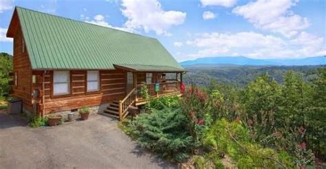 A Log Cabin For Nature Lovers With Epic Mountain Views Cabin Log