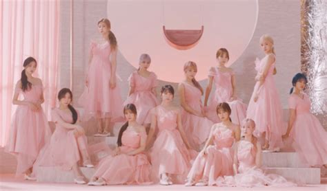 I sang a 'panorama' of iz*one and uploaded this cover video on my youtube channel :) thanks for listening <3. IZ*ONE Puncaki Chart Penjualan Harian Album Jepang dengan ...