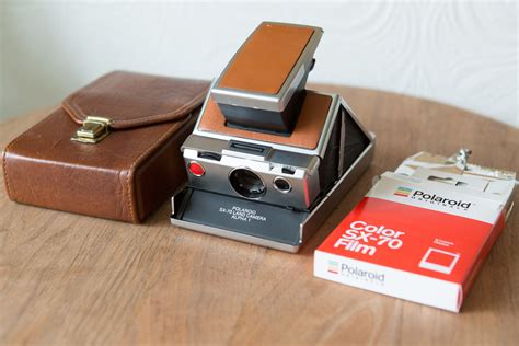 Polaroid Sx 70 Land Camera Alpha 1 With Carrying Case And Film