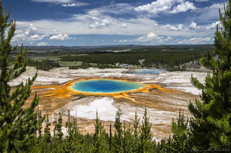 Grand Prismatic Spring Yellowstone National Park Usa L 