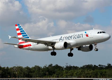 Airbus A320 214 American Airlines Aviation Photo 2788243
