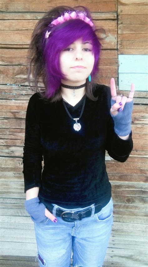 Ella Sailen With Purple Hair Purple Hair Cute Emo Girls Emo Hair