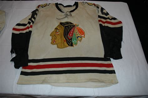 The jerseys the team wears night in and night out. 59-60 Wool/Dureen Number Below the Tommies - CHICAGO ...