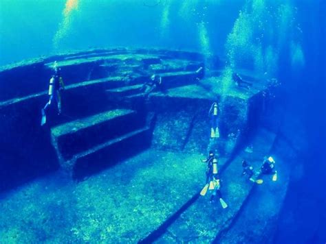 A fantastic selection of photography by dave mothershaw diving at the illusive yonaguni monument, 130km off the coast of taiwan. real-yonaguni-monument-750 - Spots d'Evasion