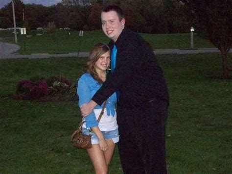 The Always Devastating Way Too Tall To Hug The 23 Most Awkward Moments In Hugging History