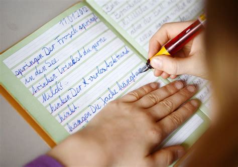 Handschrift Schüler Verlernen Das Schreiben Mit Der Hand Lehrer Schlagen Alarm