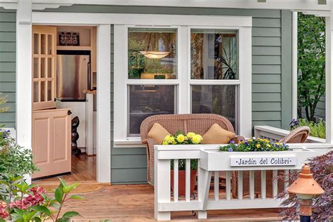 Craftsman Designed Small Cottage With Cozy Courtyard Garden