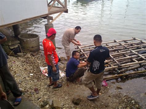 Fish (flesh of fish as food). 9W2BZI: Memancing + Panggang Kambing di Pulau Aman.