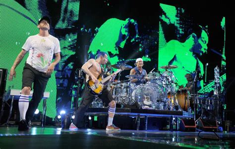 Les Red Hot Chili Peppers Vont Avoir Leur étoile Sur Le Walk Of Fame La