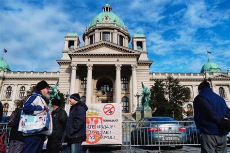 Oslobođenje Foto Građani Protestuju Ispred Skupštine Srbije