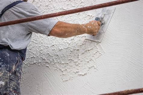 Ob eine wand außen oder innen verputzt werden muss Rollputz Knauf - praktisches Material, einfach aufzutragen ...