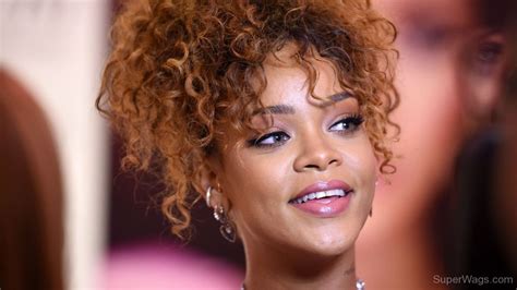 Robyn Rihanna Curly Hairstyle Super WAGS Hottest Wives And