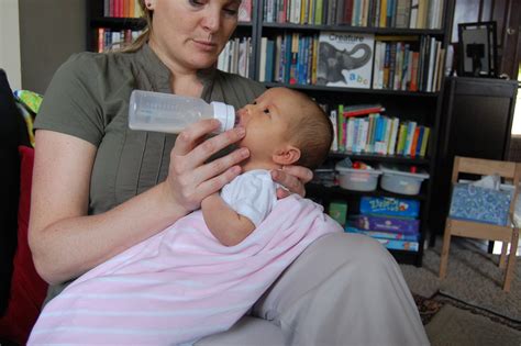 Bottle feeding the breast fed baby | Hound Hill Doula