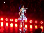 Katy Perry brilla en el escenario y fuera de él - Hispana Global