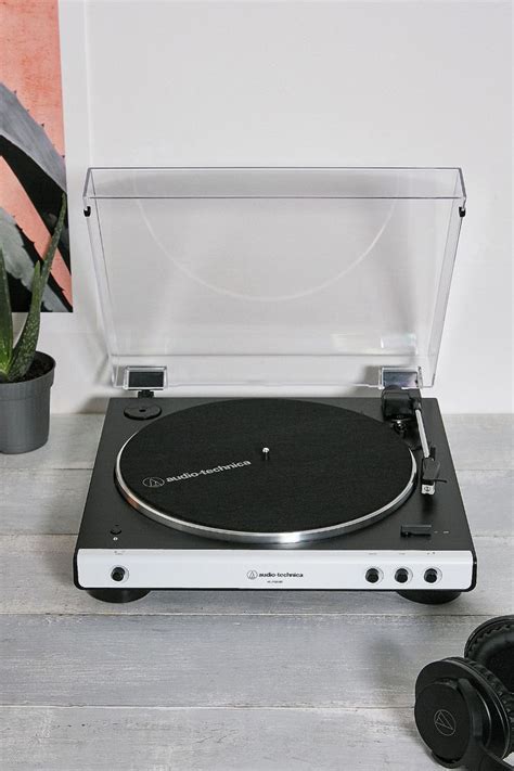 Sit back and enjoy the uniquely warm sound of vinyl and connect with your music like never before. Audio-Technica LP60X-BT Bluetooth Vinyl Record Player ...