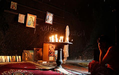 Isis Reportedly Selling Christian Artifacts Turning Churches Into